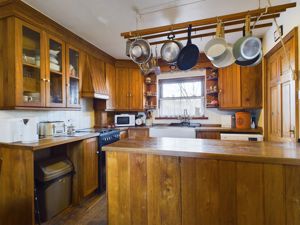 Kitchen- click for photo gallery